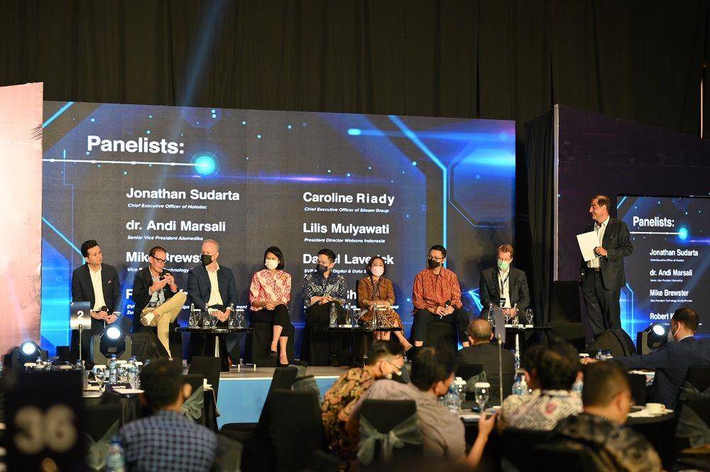 Panelis di APL Digital Summit 2022. (Dok. PT Anugerah Pharmindo Lestari)