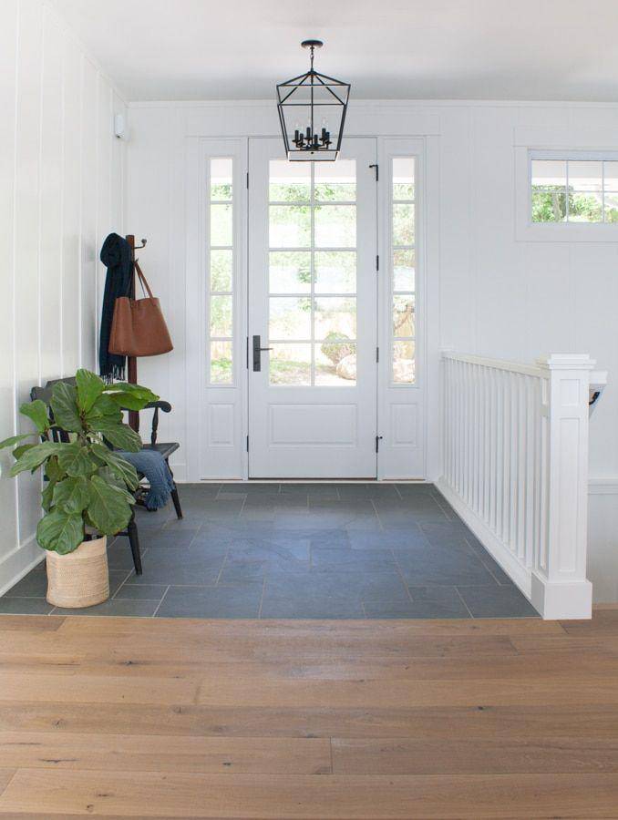 ide lantai untuk entryway (thelilypadcottage.com)