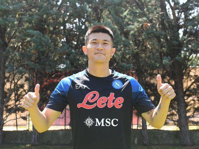 Kim Min Jae baru bergabung dengan Napoli pada musim panas 2022. (twitter.com/en_sscnapoli)