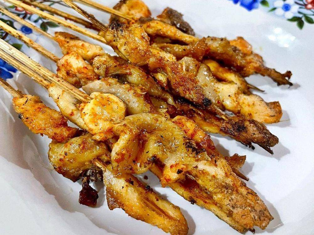 Seporsi satai ayam di Sate DJ (instagram.com/ourmealstone)