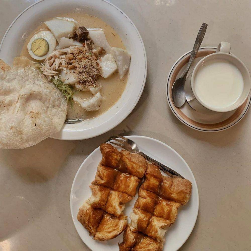 Roti srikaya dan lontong cap gomeh (instagram.com_beyondbites)