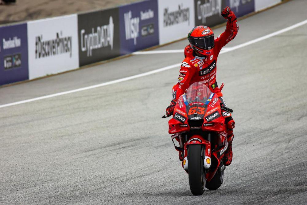 Francesco Bagnaia berselebrasi pada balapan GP Austria 2022. (motogp.com)