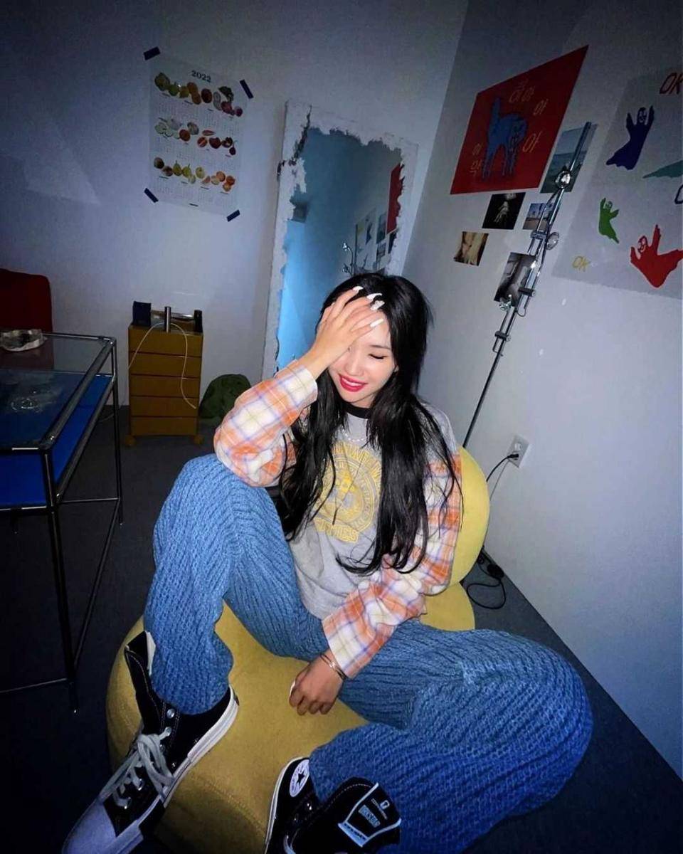 outfit swag Soyeon (G)I-DLE (instagram.com/tiny.pretty.j)