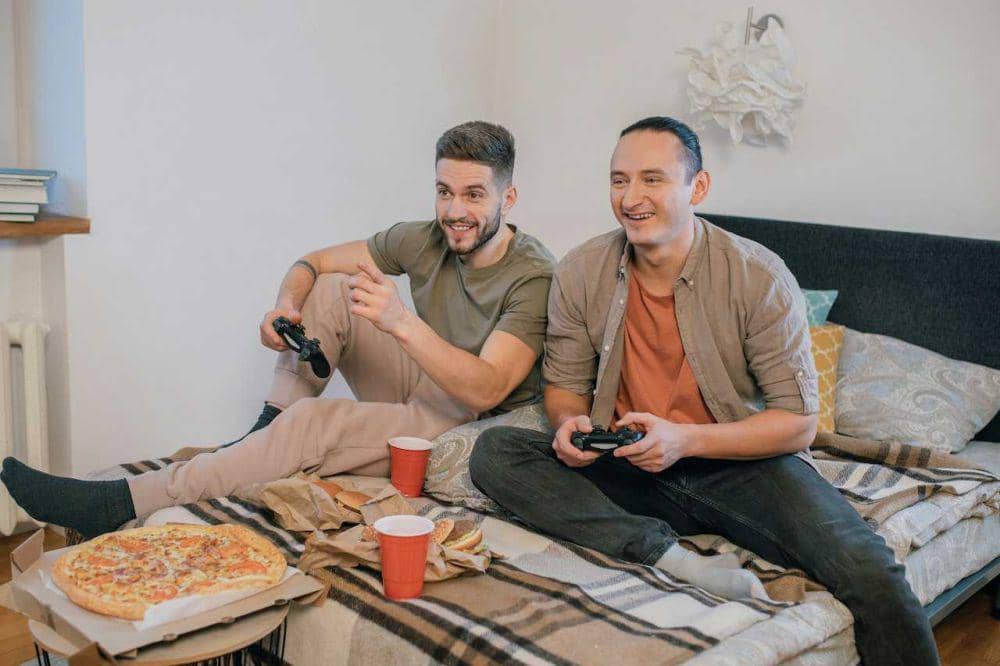 ilustrasi bertamu (pexels.com/Alena Darmel)