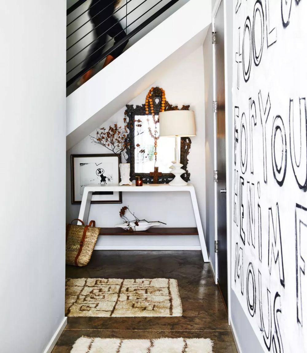 ide lantai untuk entryway (livingetc.com)