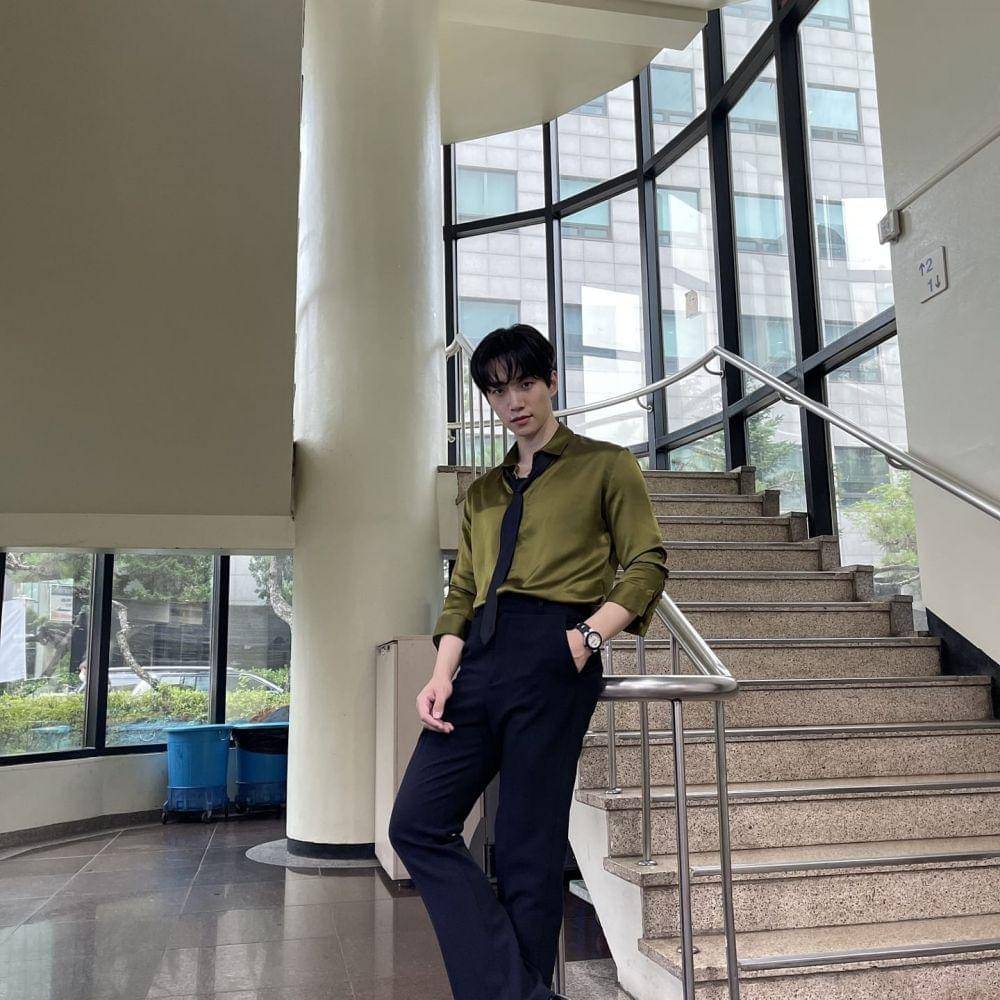 ide outfit ke kantor ala Lee Jun Ho (instagram.com/le2jh)