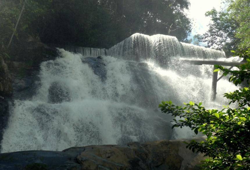 Potret Air Terjun Krayan (direktoripariwisata.id)