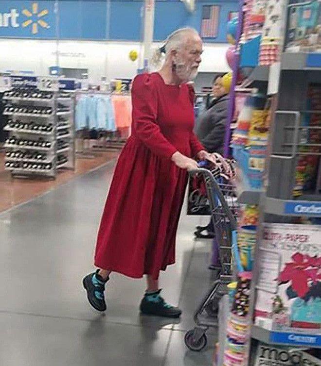 style nyeleneh di supermarket (instagram.com/curshedsite)
