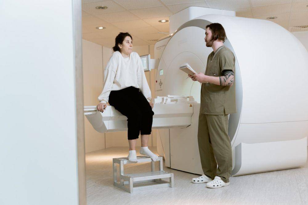 ilustrasi persiapan CT scan (pexels.com/MART PRODUCTION)