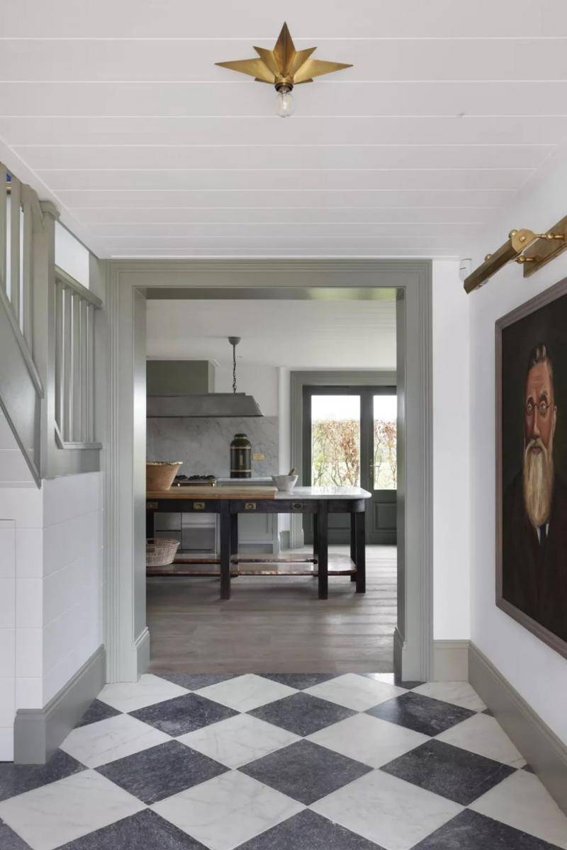 ide lantai untuk entryway (livingetc.com)