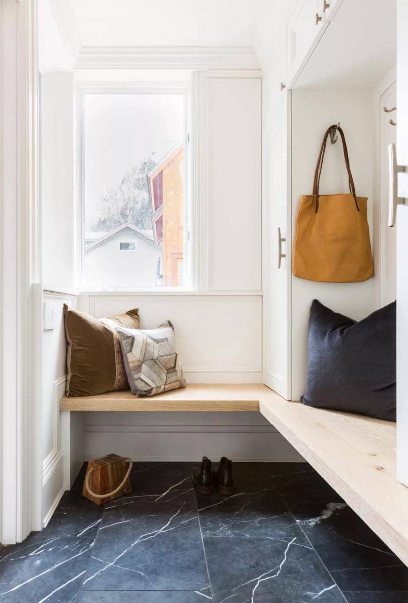 ide lantai untuk entryway (livingetc.com)