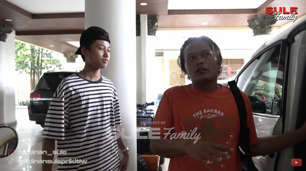 Mobil baru Njan (YouTube.com/SuleFamily)