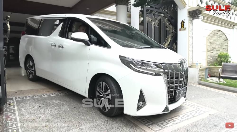 Mobil baru Njan (YouTube.com/SuleFamily)
