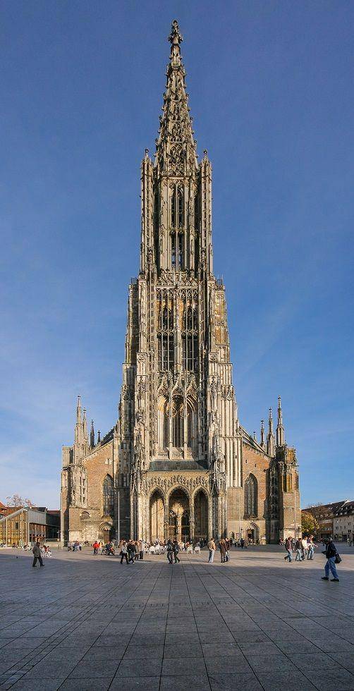 potret Gereja Ulm Minster di Jerman yang saat ini merupakan gereja tertinggi di dunia (commons.wikimedia.org/ Martin Kraft)