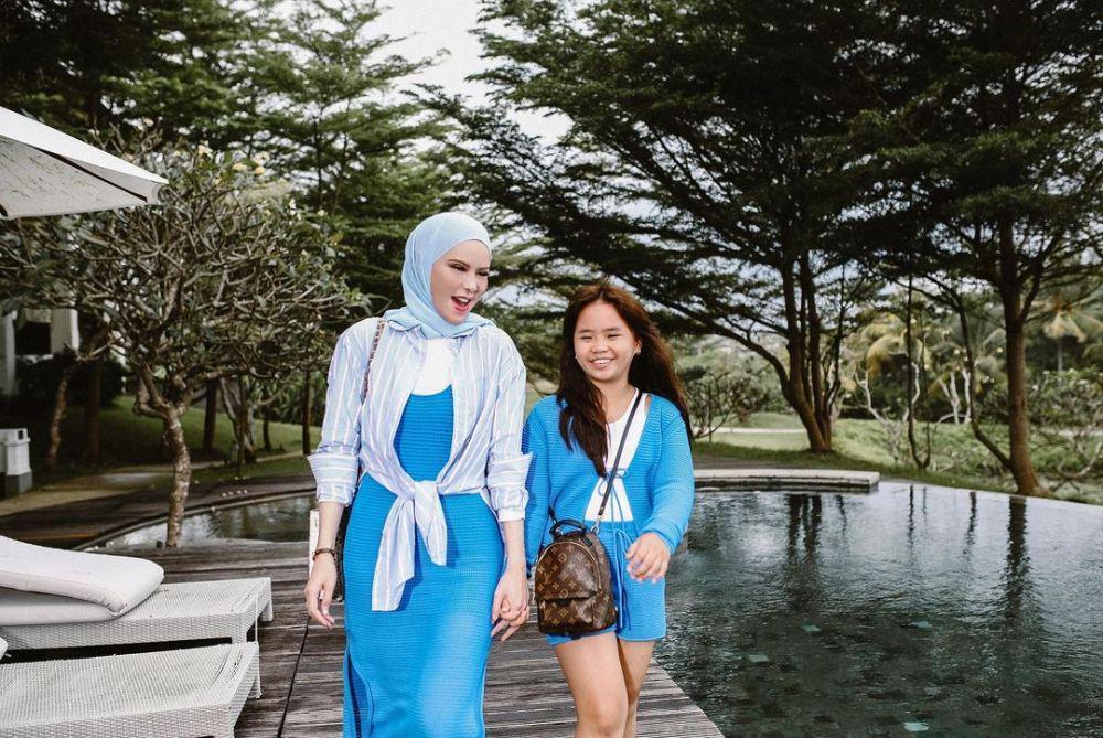 9 Potret Kebersamaan Angel Lelga dan Putrinya Hawra, Ibu Anak Goals!