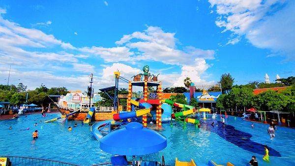 Wisata Bahari Lamongan (google.com/maps/paknoor kudus)