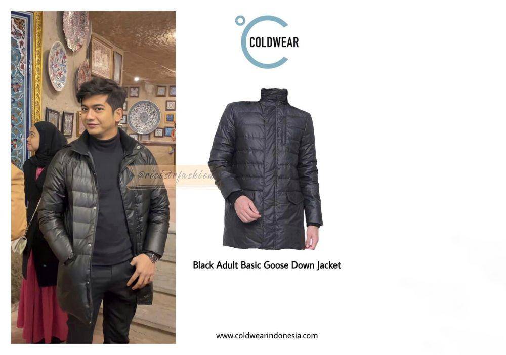 Teuku Ryan memakai jaket dari Coldwear (instagram.com/ricisryan.fashion)