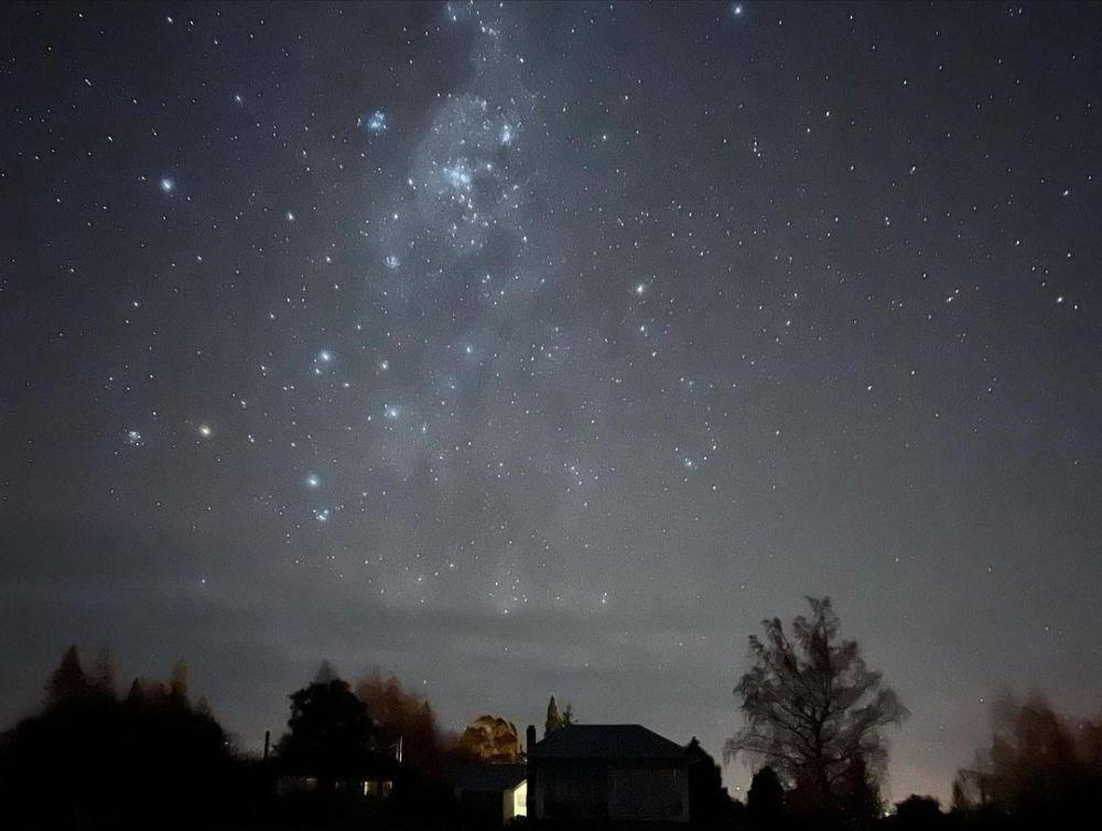 langit malam hari sekitar Danau Pukaki (instagram.com/jeu.pew__hello)