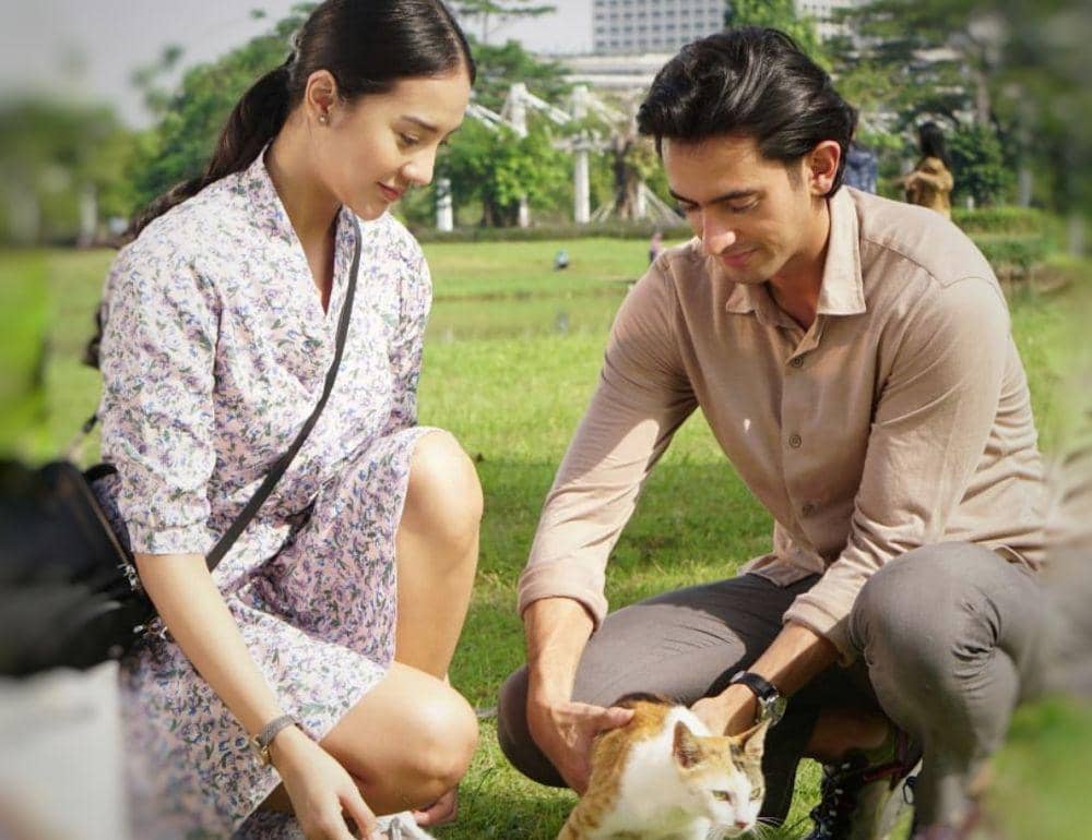 cuplikan penampilan Anya Geraldine dan Omar Daniel bintangi series The Sexy Doctor is Mine (dok. Vidio/The Sexy Doctor is Mine)