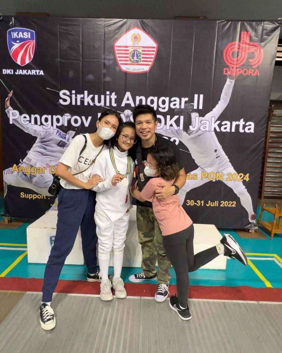 potret harmonis Baim dan Artika (instagram.com/artikasaridevi)