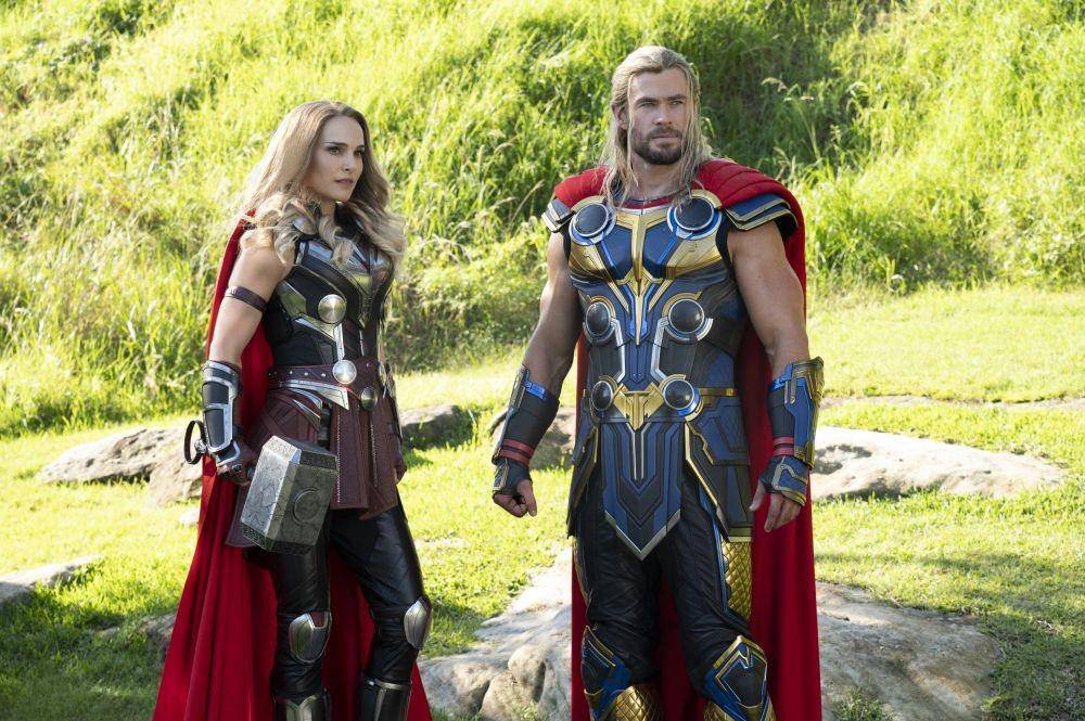 Superhero Marvel (Imdb.com/Thor: Love and Thunder [2022]/)