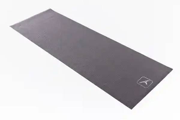 Essential Yoga Mat 4mm sebagai matras olahraga (decathlon.co.id)
