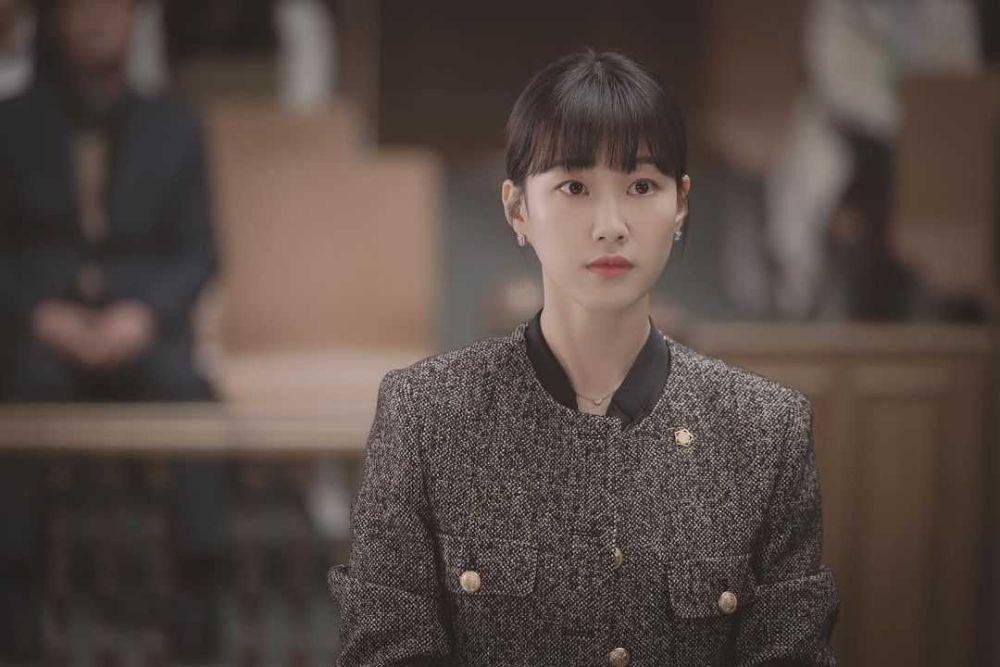 9 Harga Outfit Choi Su Yeon di Extraordinary Attorney Woo
