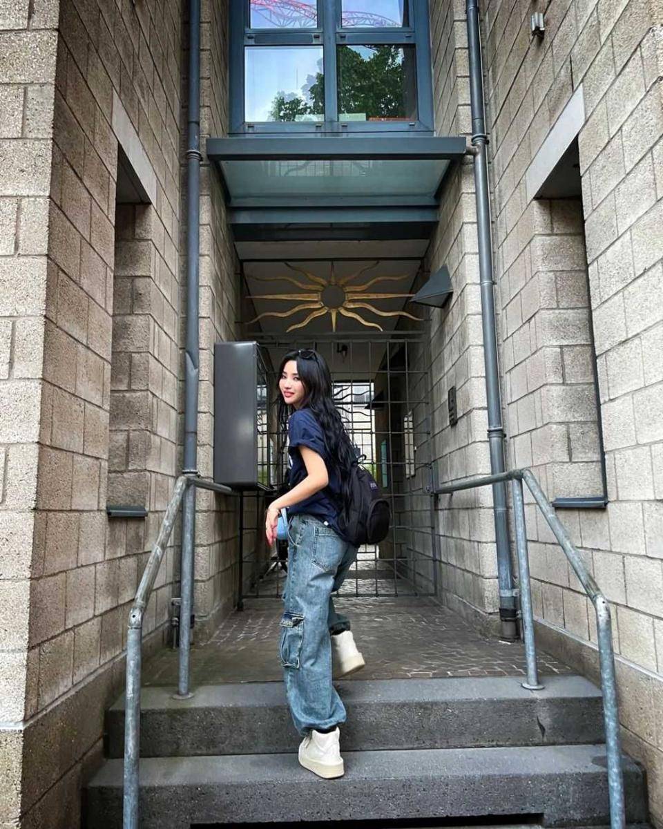 outfit swag Soyeon (G)I-DLE (instagram.com/tiny.pretty.j)