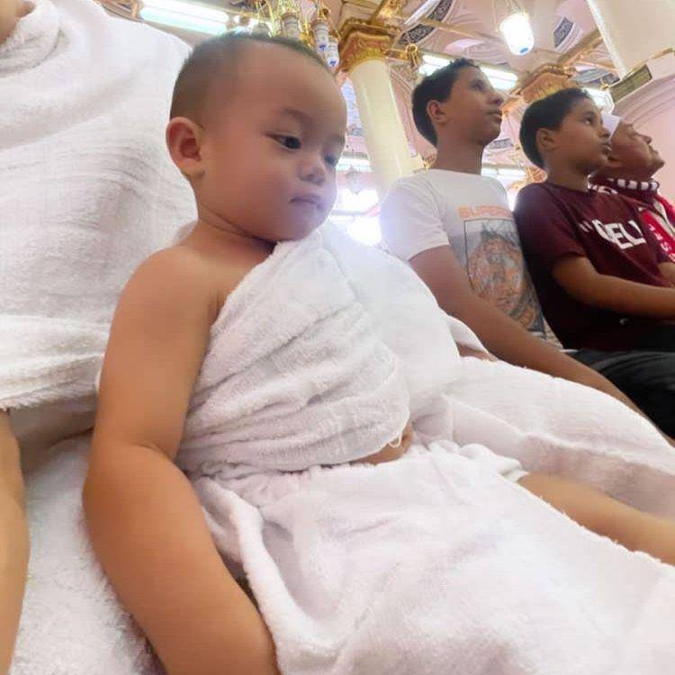 potret Shaka ketika umroh (instagram.com/rey_mbayang)