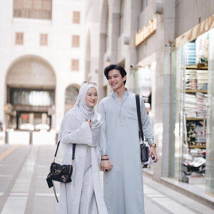 potret Rey dan Dinda ketika umroh (instagram.com/dindahw)