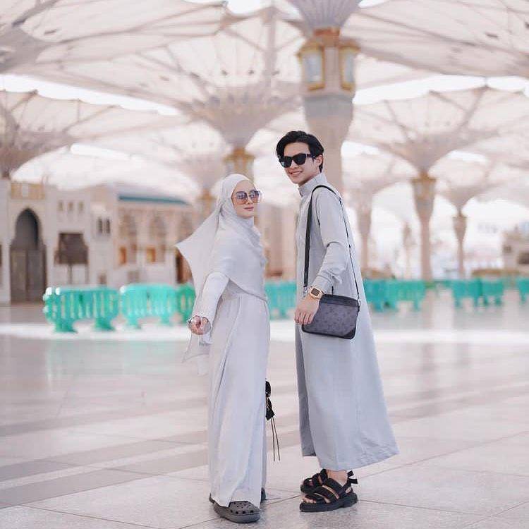 potret Rey dan Dinda ketika umroh (instagram.com/dindahw)