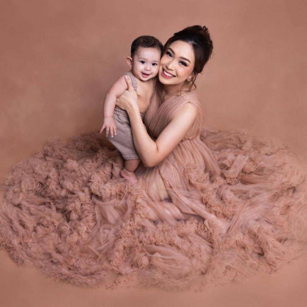 Pemotretan Luthya Sury bersama kedua anaknya. (instagram.com/luthyasury)