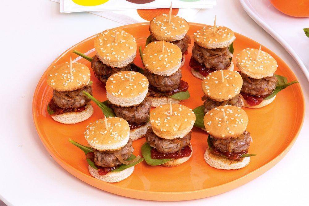 Ilustrasi burger mini (taste.com.au)