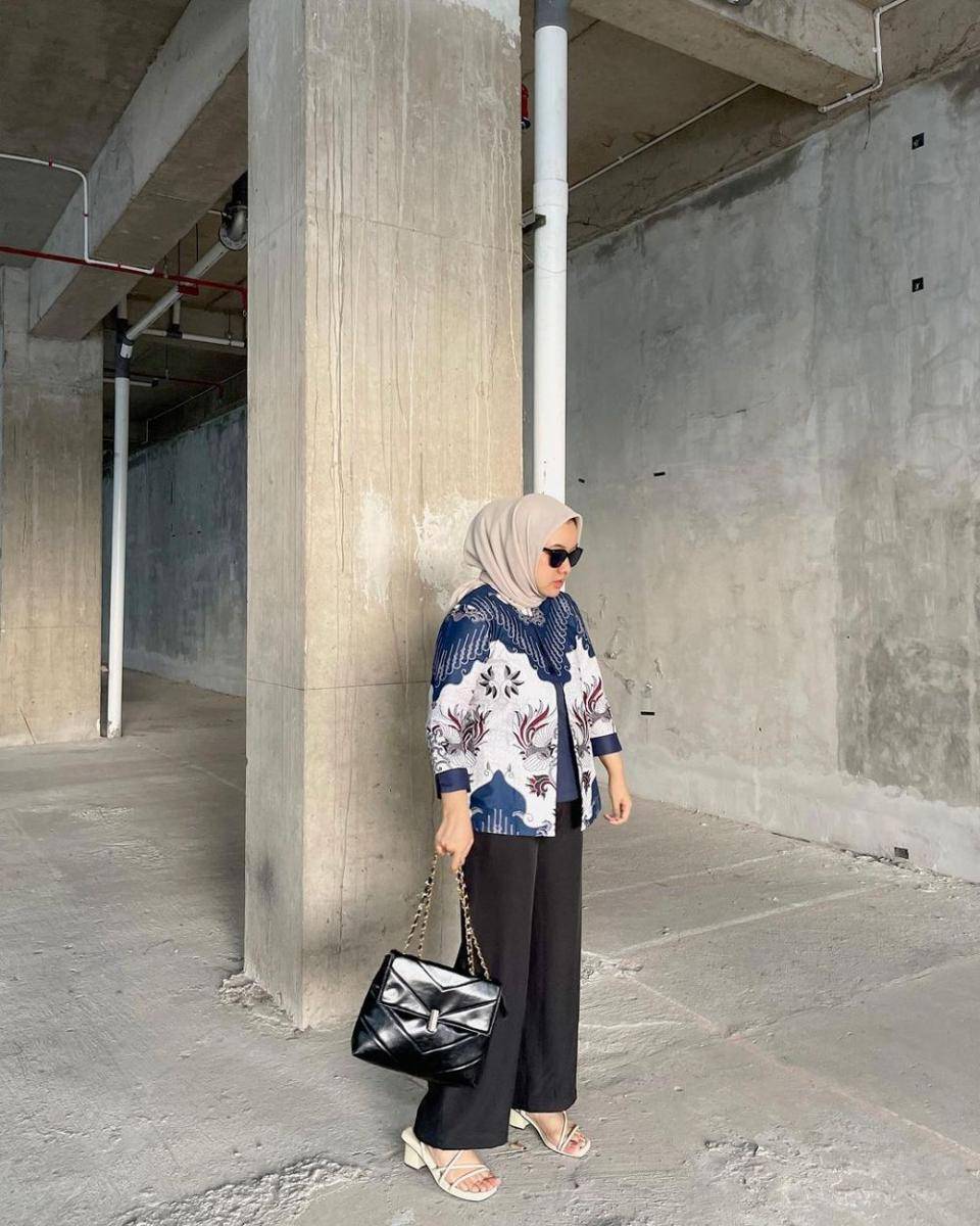 OOTD batik hijab untuk kondangan (instagram.com/dinradhani)