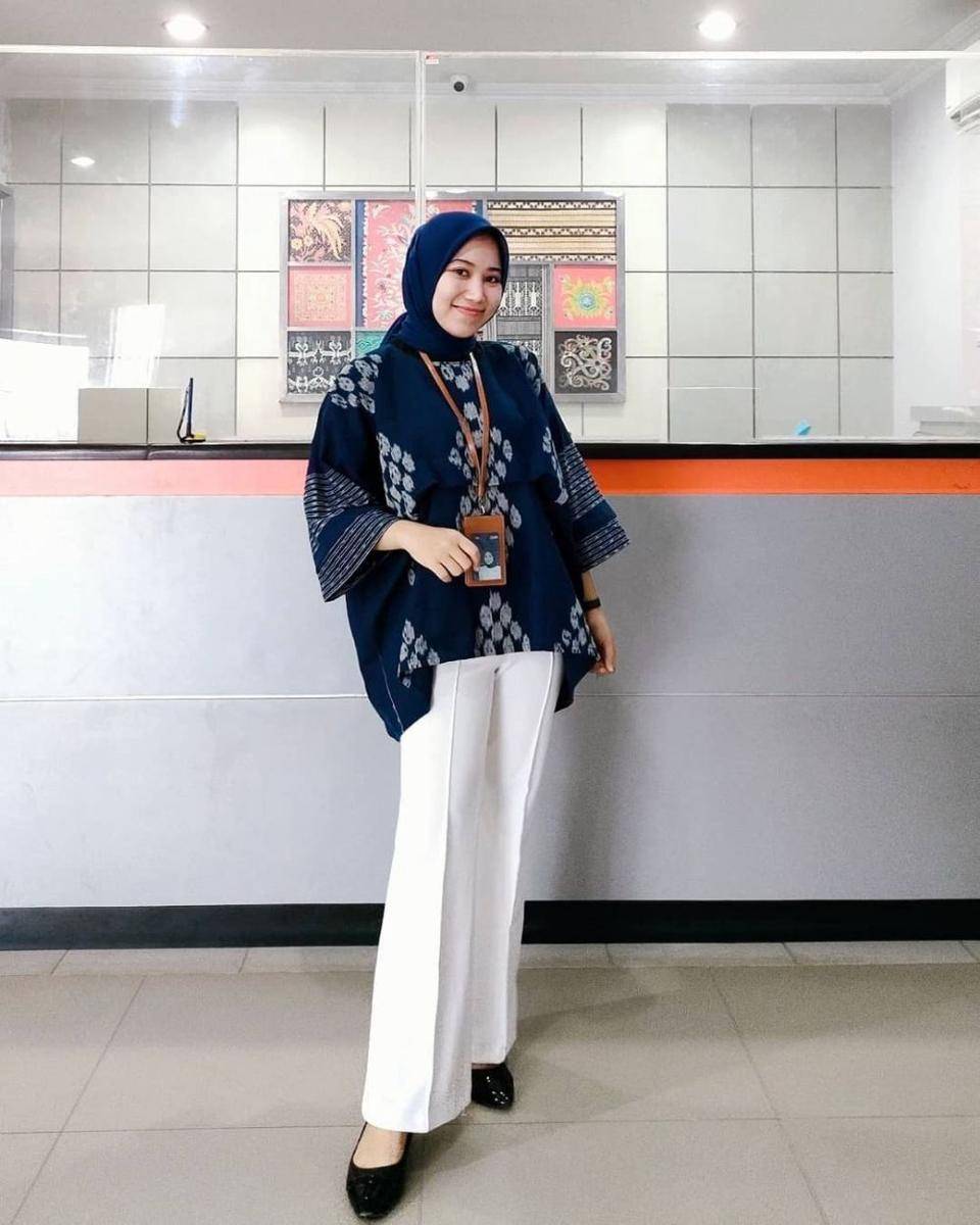OOTD batik hijab untuk kondangan (instagram.com/dewiepermata)