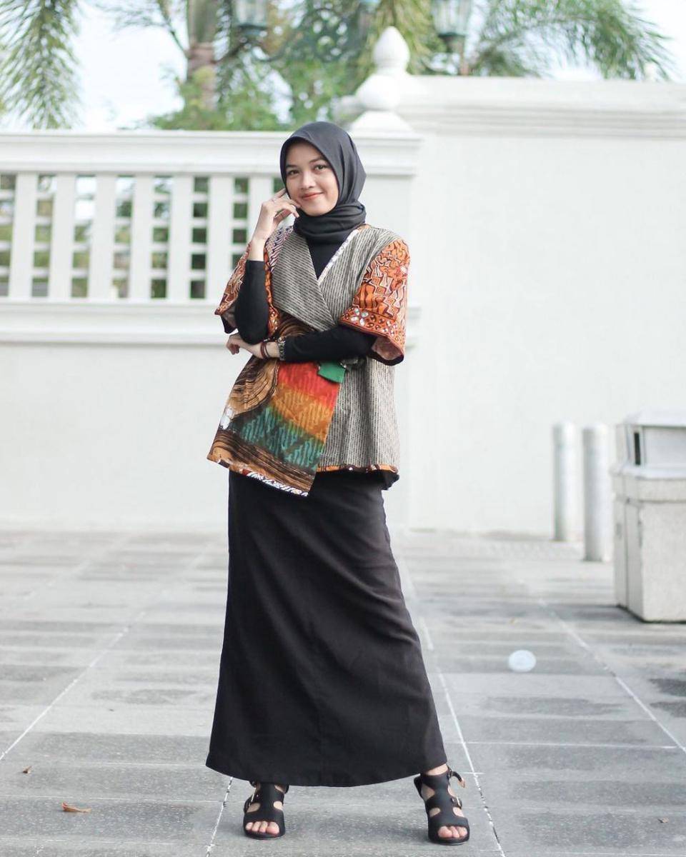 OOTD batik hijab untuk kondangan (instagram.com/eskamsythh)