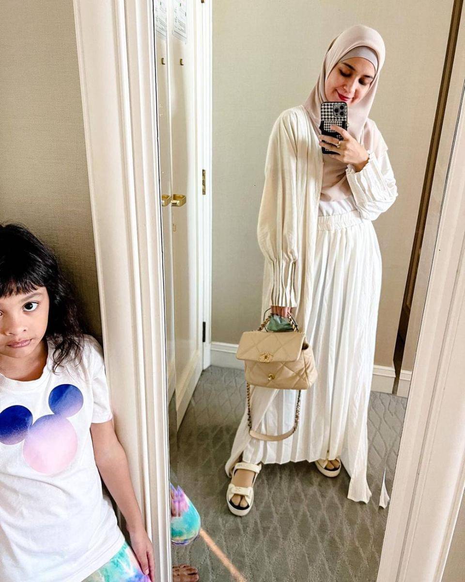 Shireen Sungkar dan buah hati (instagram.com/shireensungkar)
