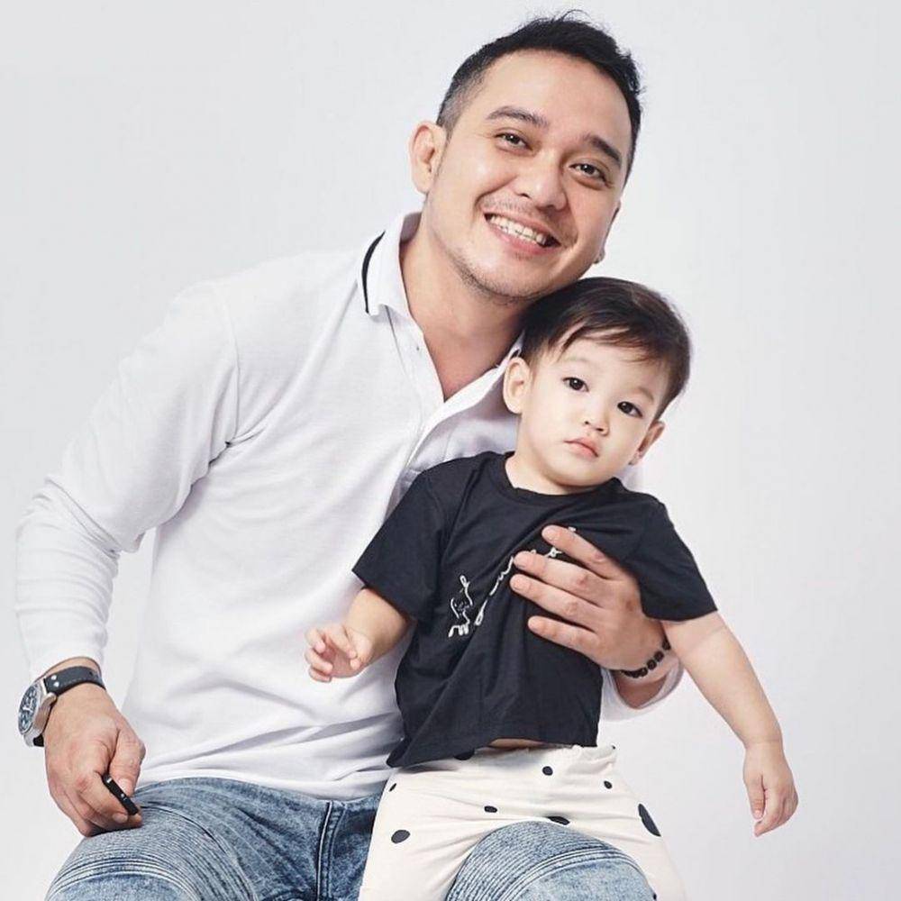 Fadlan Muhammad dan buah hati (instagram.com/fadlanmuhammad)