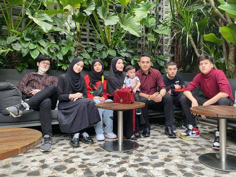 Fadlan Muhammad dan keluarga (instagram.com/fadlanmuhammad)