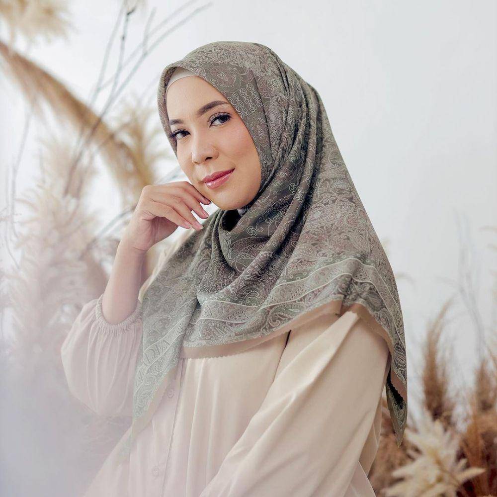 Fitri Tropica (instagram.com/fitrop)