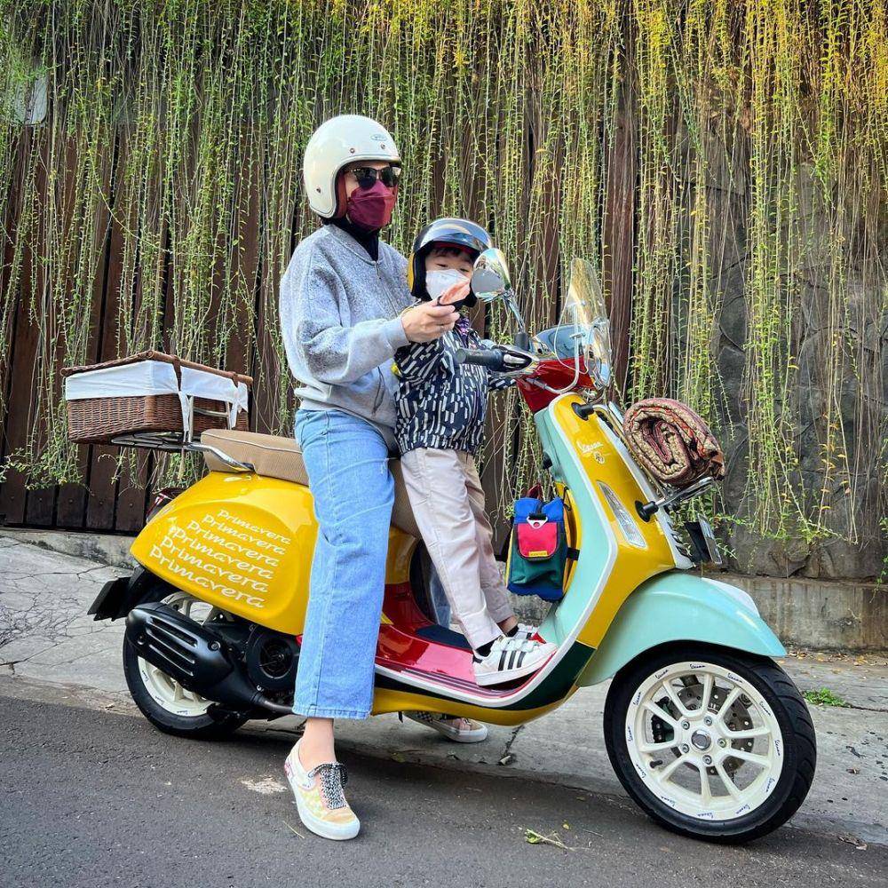Dian Ayu Lestari dan buah hati (instagram.com/dianayulestari)