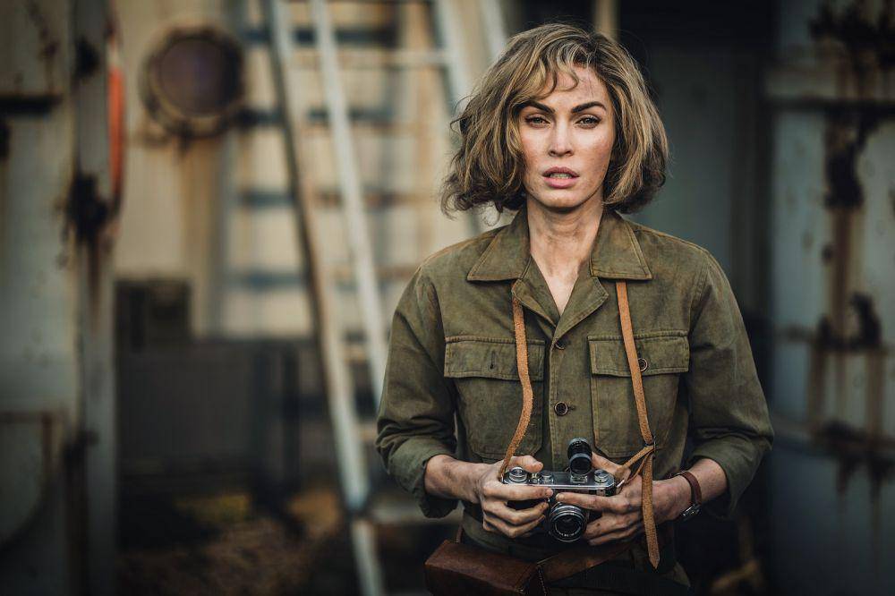 Megan Fox berperan sebagai Maggie dalam film The Battle of Jangsari (https://www.allocine.fr/)