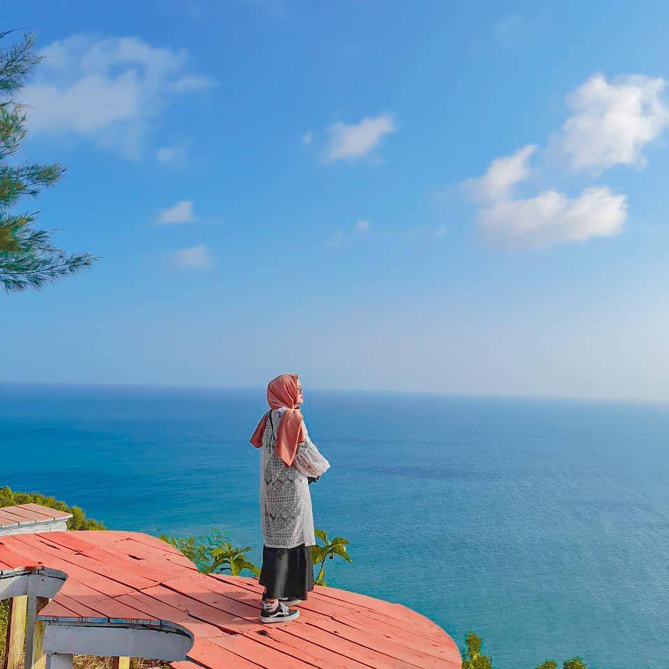 Pantai Sawangan (instagram.com/a_meryani)