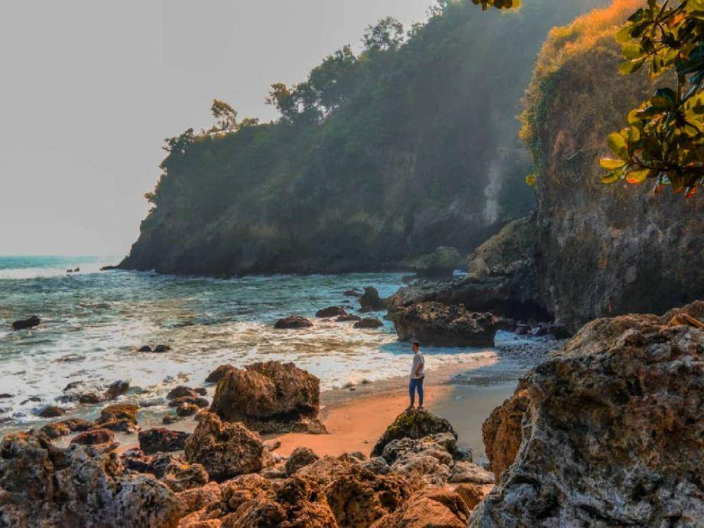 Pantai Sawangan (instagram.com/pandhu_diwangkoro)