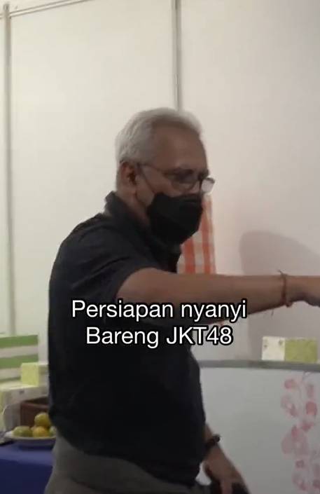 Iwan Fals (TikTok.com/iwanfalsmusica)