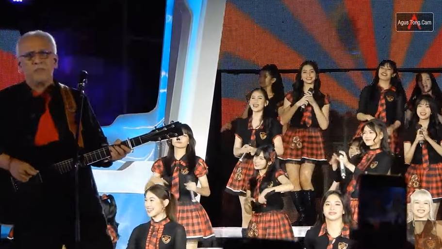 Iwan Fals dan JKT48 (YouTube.com/Agus TongCam)