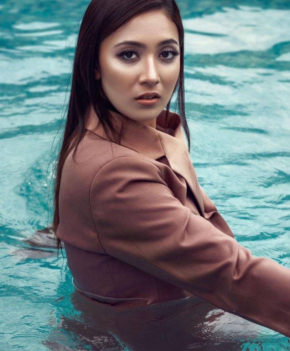 Sareesha Shrestha (instagram.com/shrestha_sareesha)