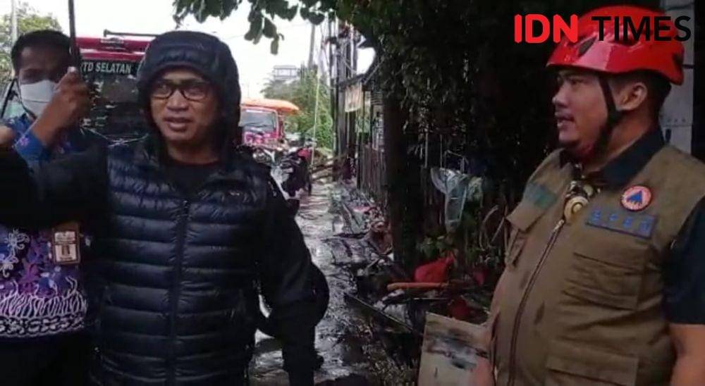Wali Kota Balikpapan Rahmad Mas'ud memantau banjir di wilayahnya, Kamis (25/8/2022). (IDN Times/Hilmansyah)