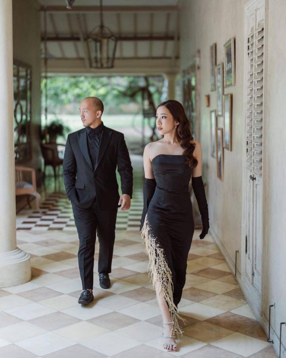 inspirasi wedding dress warna hitam (@e_studiosphoto via instagram.com/cynthiatan__)