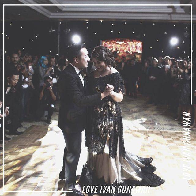 inspirasi wedding dress warna hitam (instagram.com/love_ivangunawan)